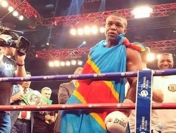 Vid O Le Boxeur Congolais Junior Ilunga Makabu Se Lance Dans Une