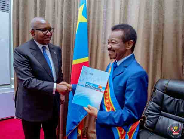 Rdc Finances Le Premier Ministre Jean Michel Sama Lukonde A Déposé Le